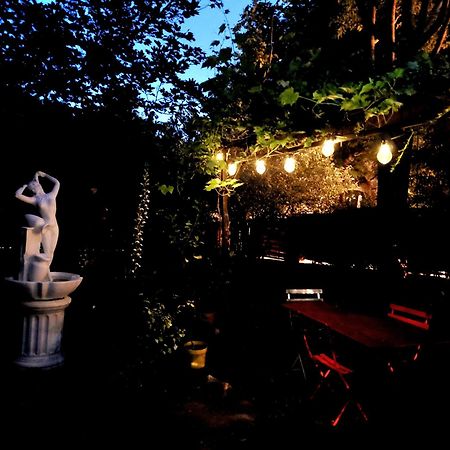 Au Puits De La Fontaine Hotell Tavernes Eksteriør bilde