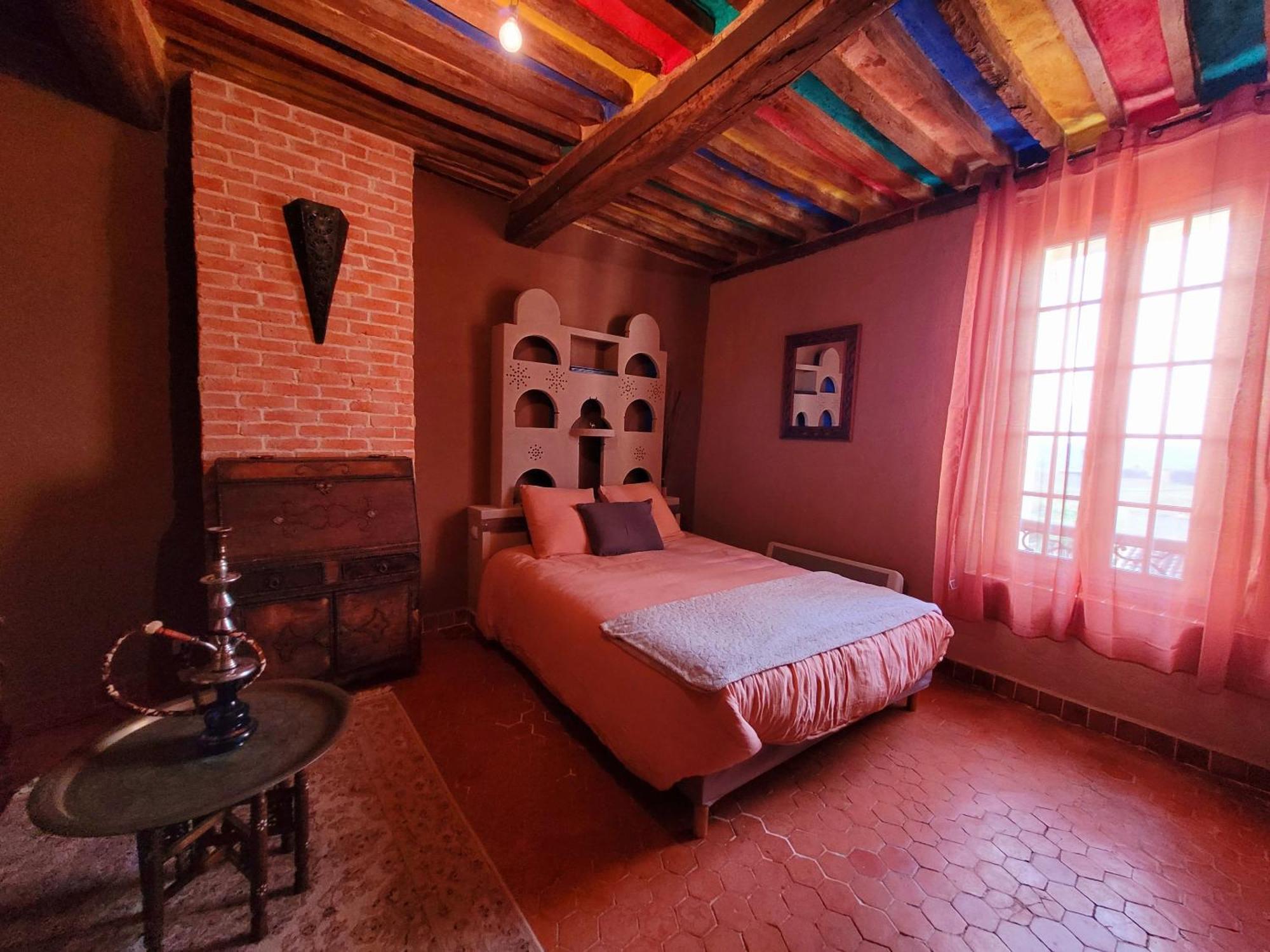 Au Puits De La Fontaine Hotell Tavernes Rom bilde