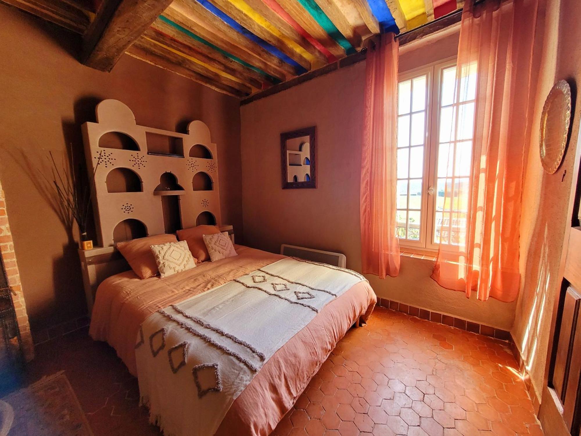 Au Puits De La Fontaine Hotell Tavernes Rom bilde