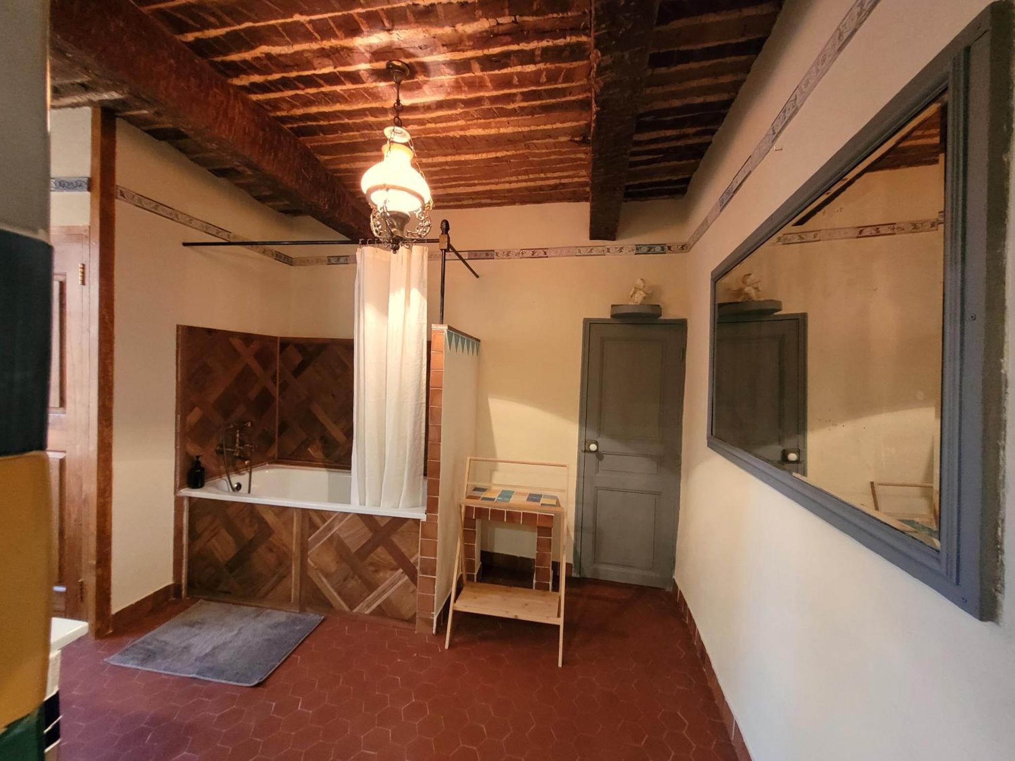 Au Puits De La Fontaine Hotell Tavernes Rom bilde