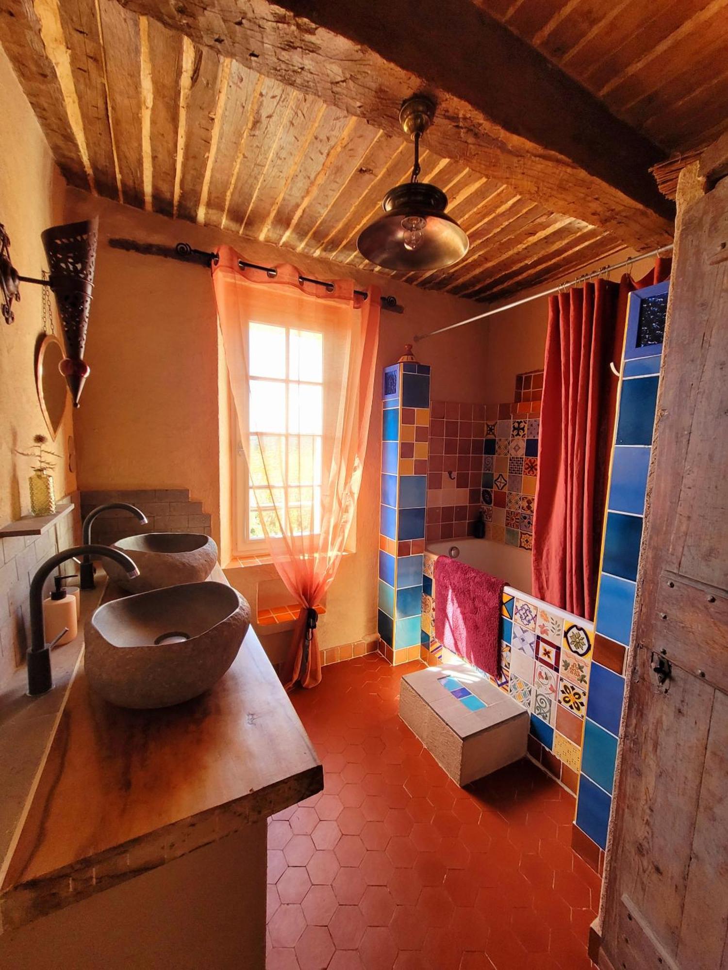 Au Puits De La Fontaine Hotell Tavernes Rom bilde