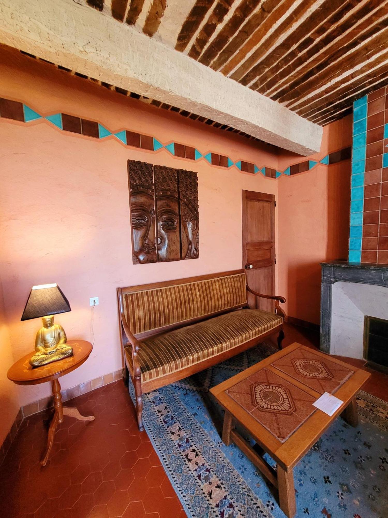 Au Puits De La Fontaine Hotell Tavernes Rom bilde