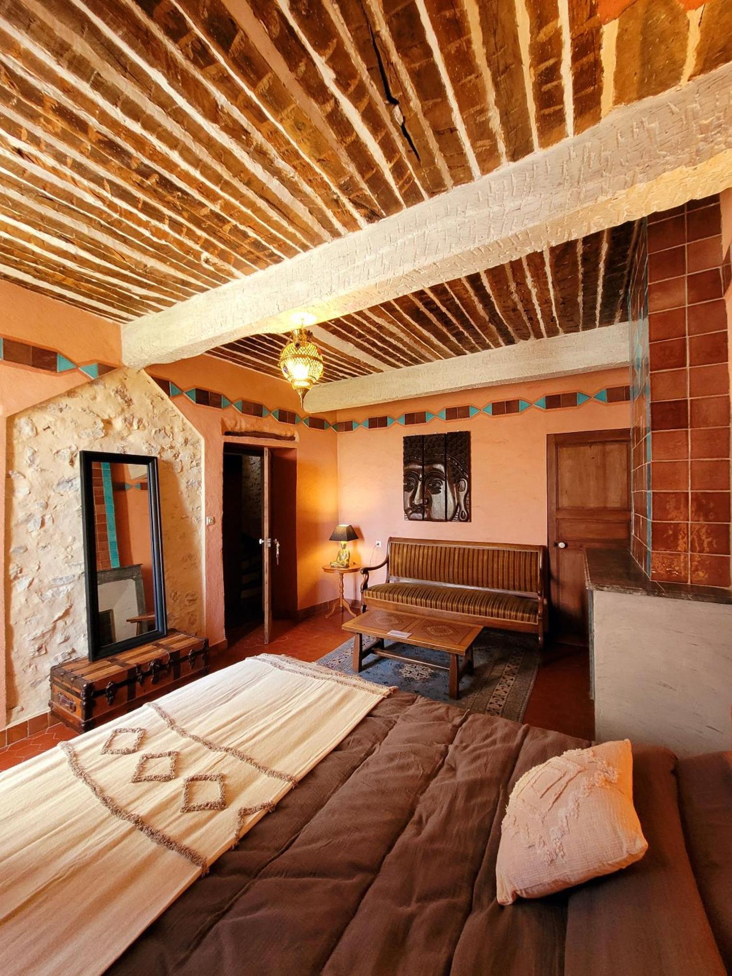 Au Puits De La Fontaine Hotell Tavernes Rom bilde