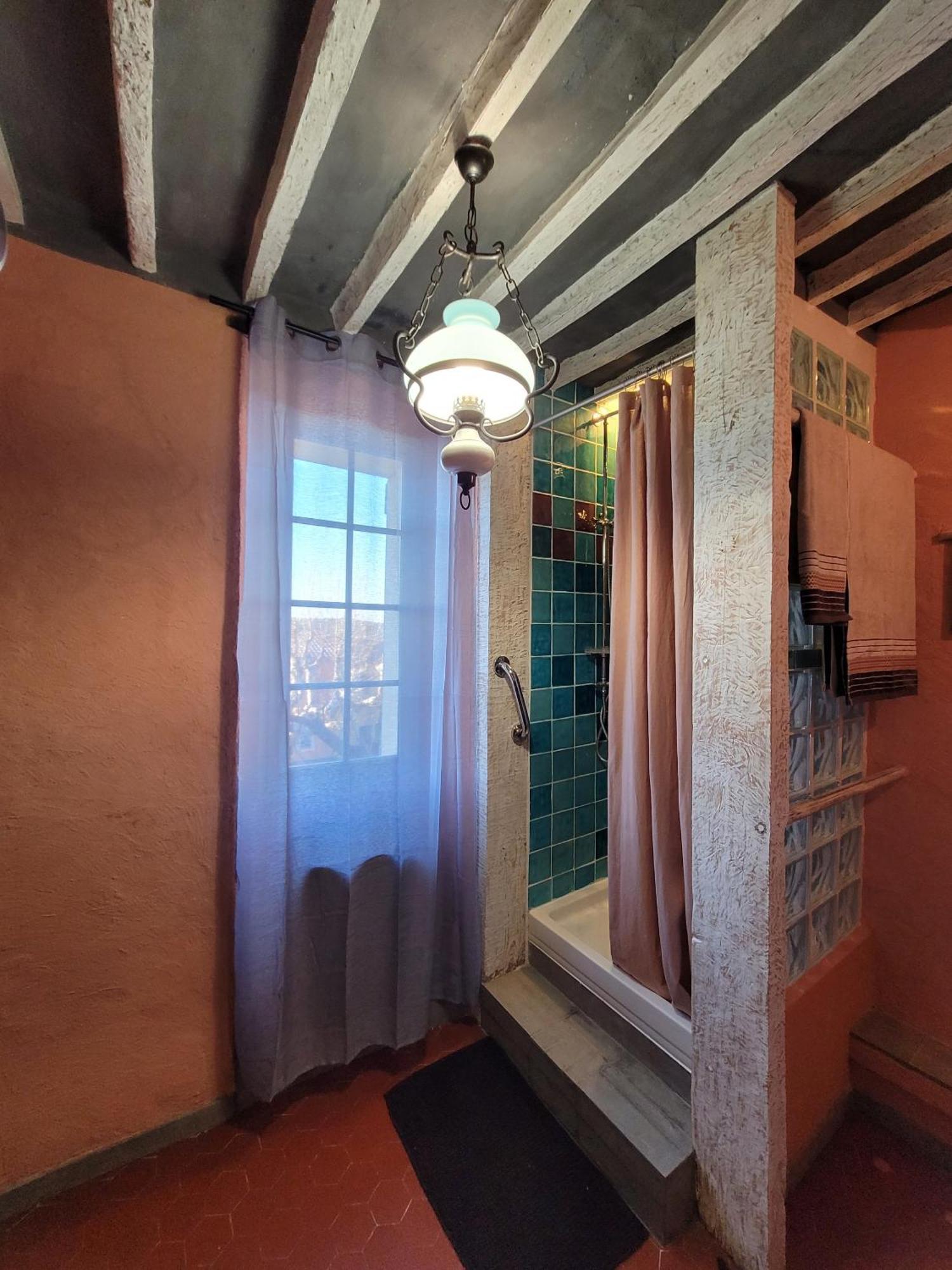 Au Puits De La Fontaine Hotell Tavernes Rom bilde