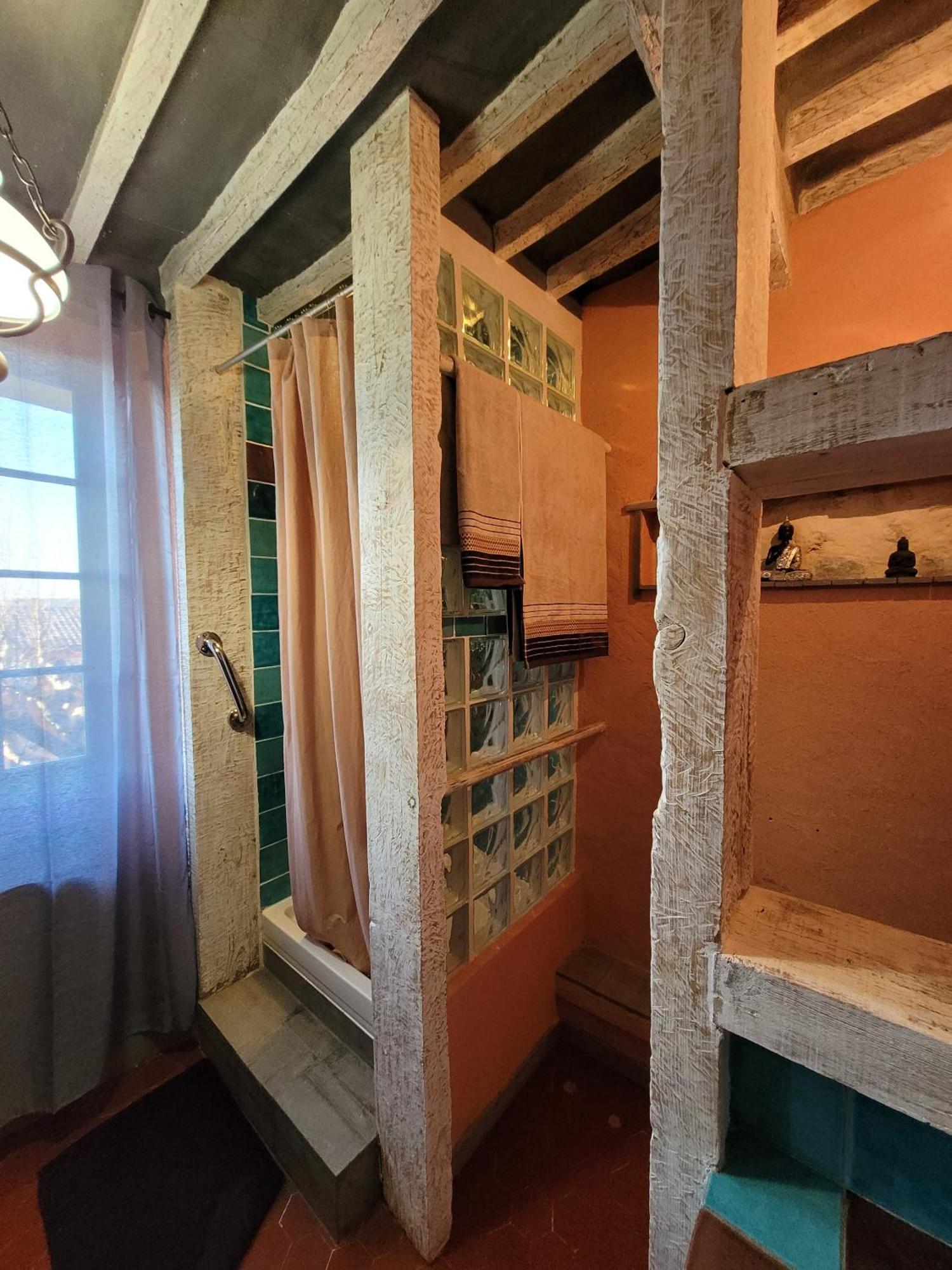 Au Puits De La Fontaine Hotell Tavernes Rom bilde