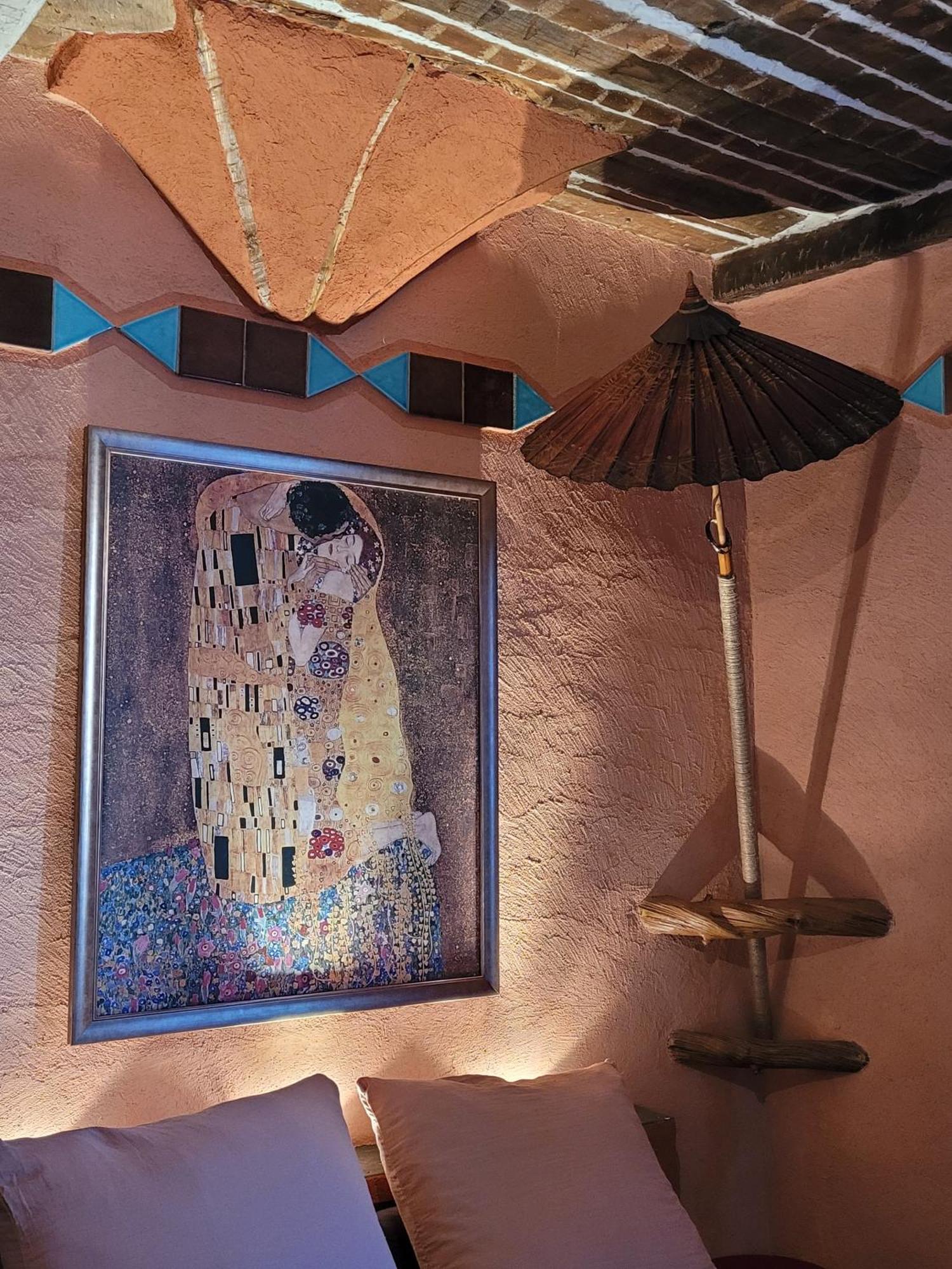 Au Puits De La Fontaine Hotell Tavernes Rom bilde