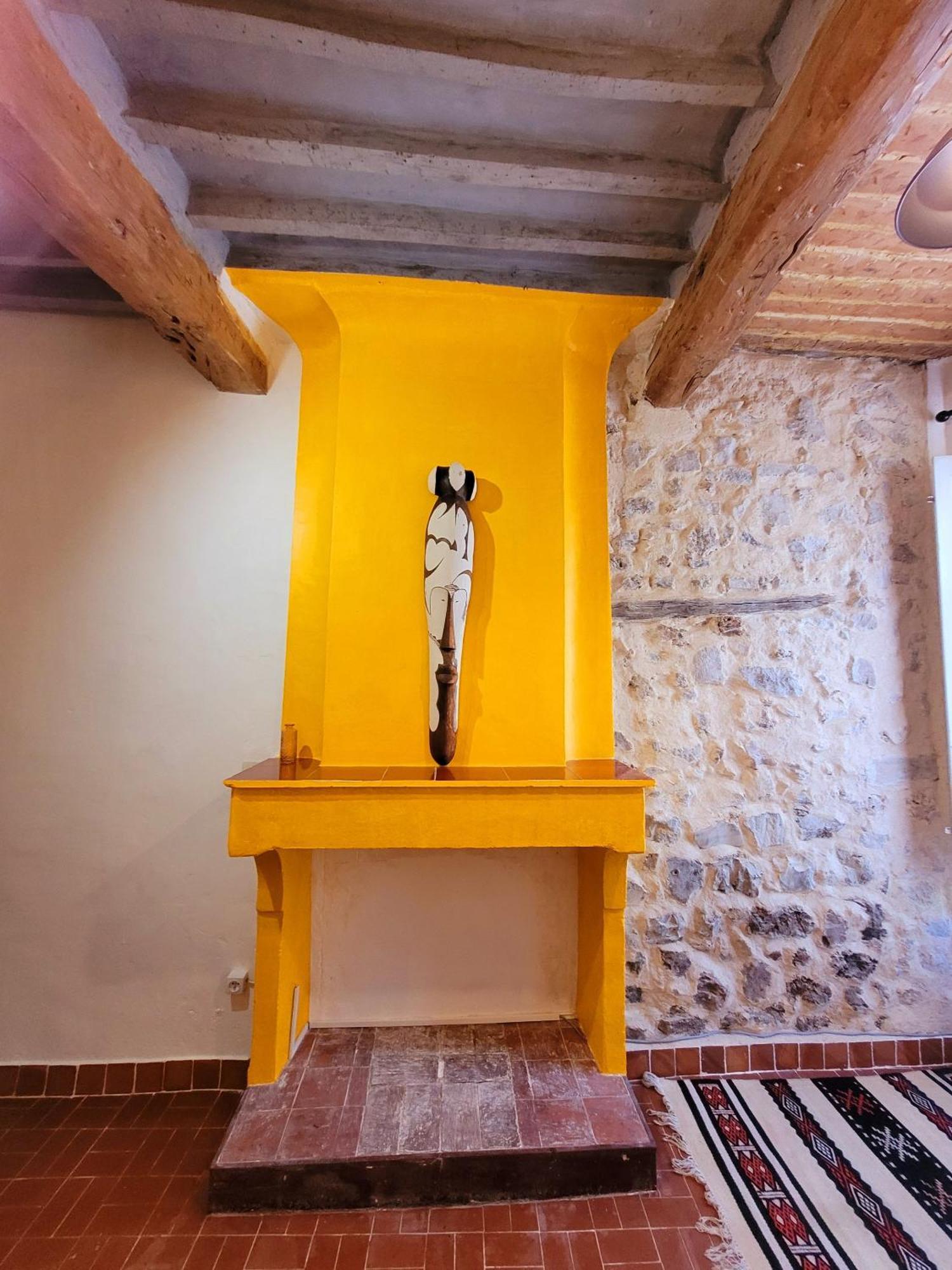Au Puits De La Fontaine Hotell Tavernes Rom bilde